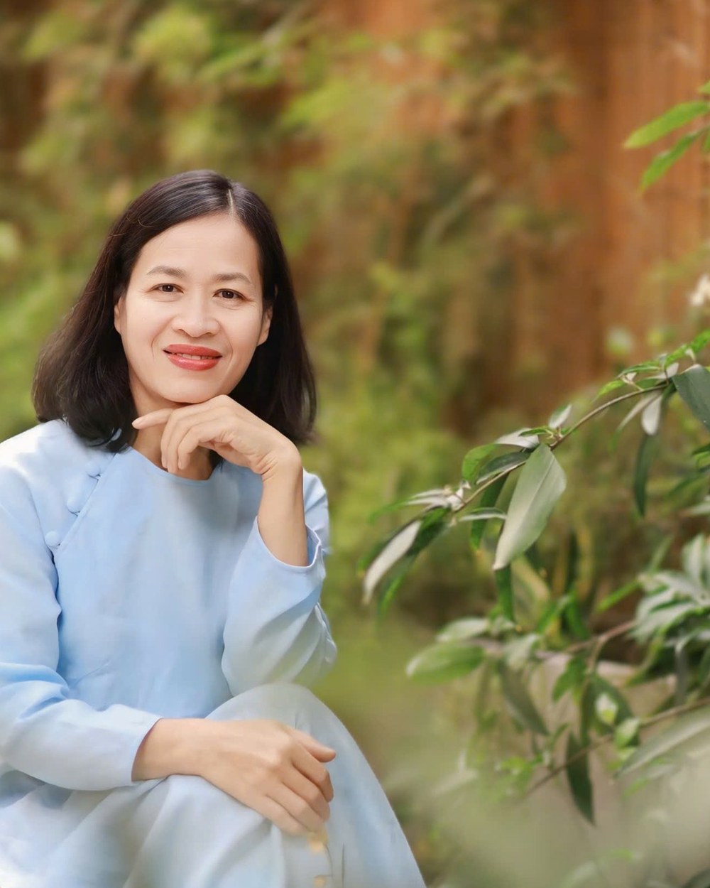 Coach Hồng Nga, ánh sáng tự nhiên, không gian ấm áp có cây xanh